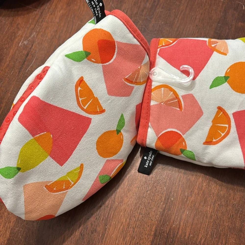 NWT Kate Spade Fruit Print Oven Mitts